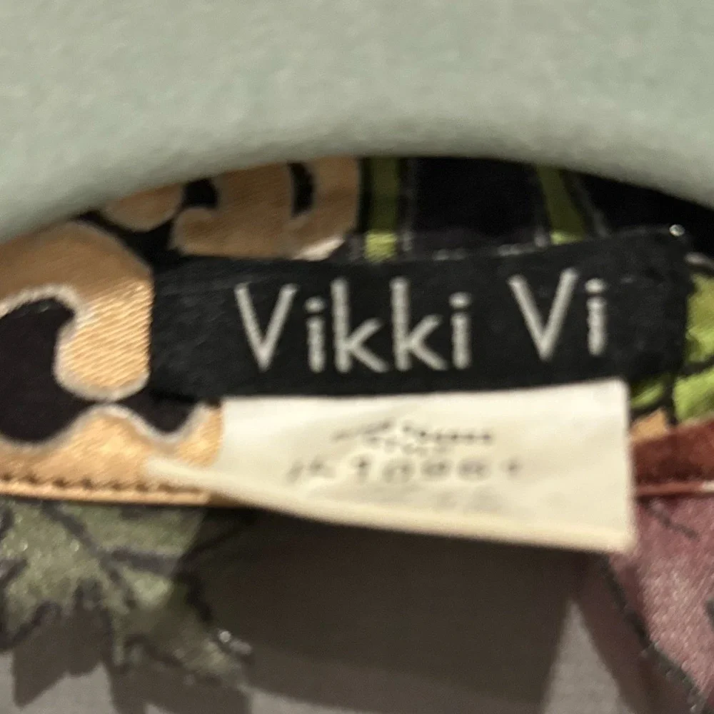 Vikki Vi Multicolor Floral Jacket - Picture 4 of 5
